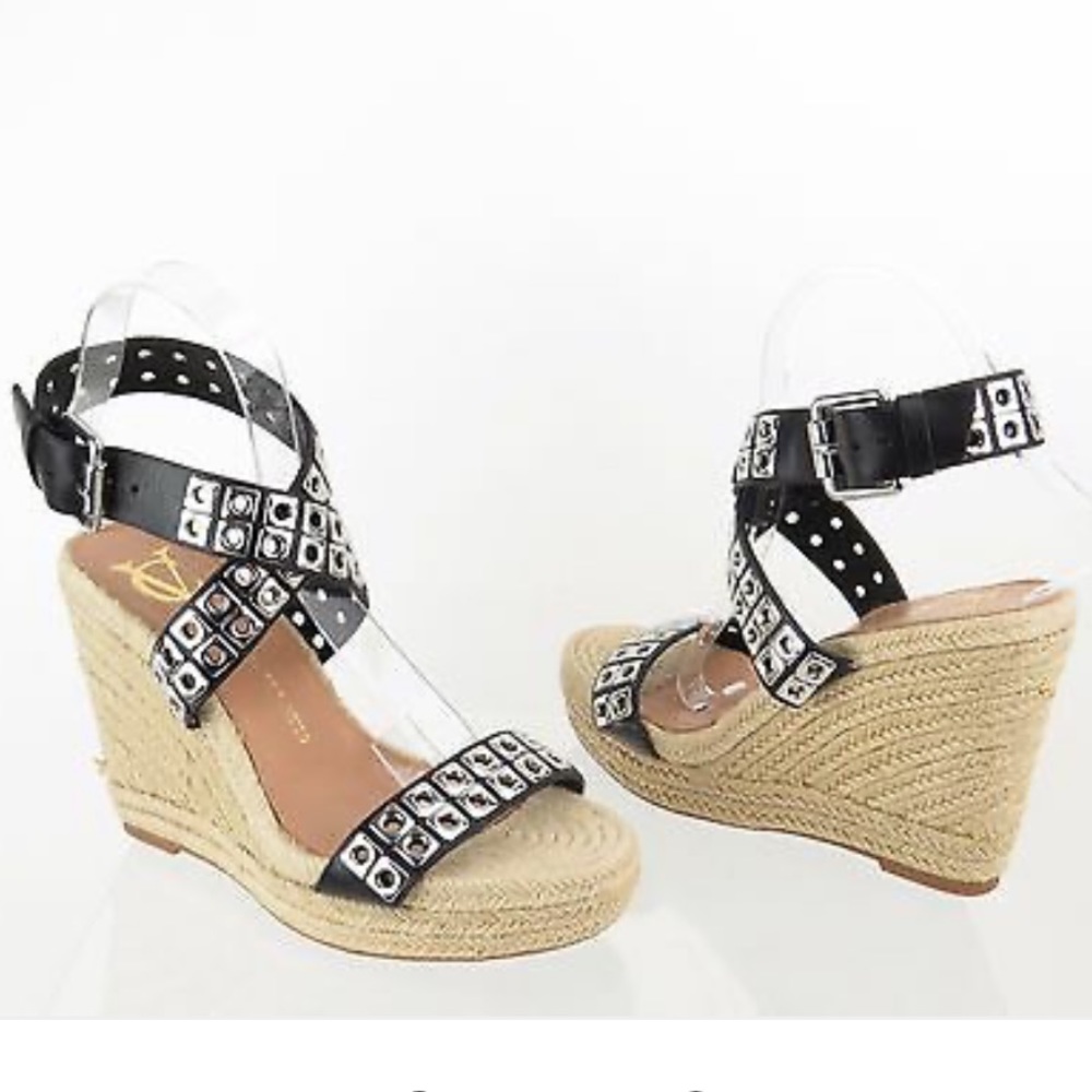 NEW!! Vince Camuto Signature Dacia Wedge Heels!!